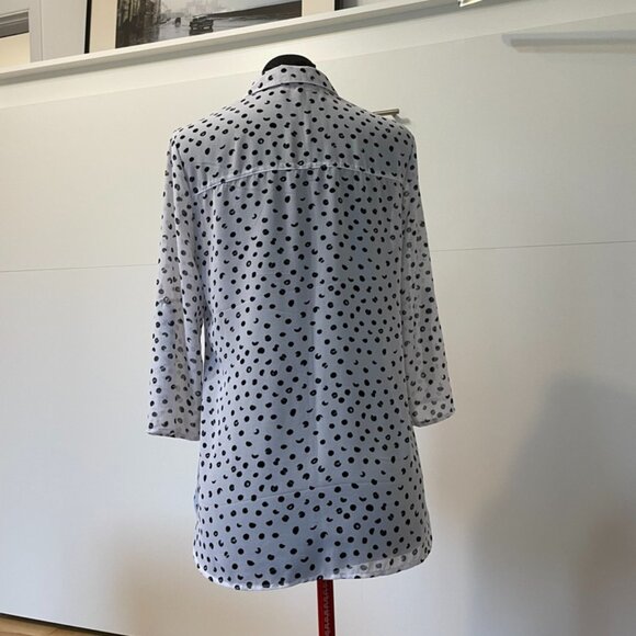 San Francisco black and white blouse. Medium size. 100% polyester. - Picture 3 of 11